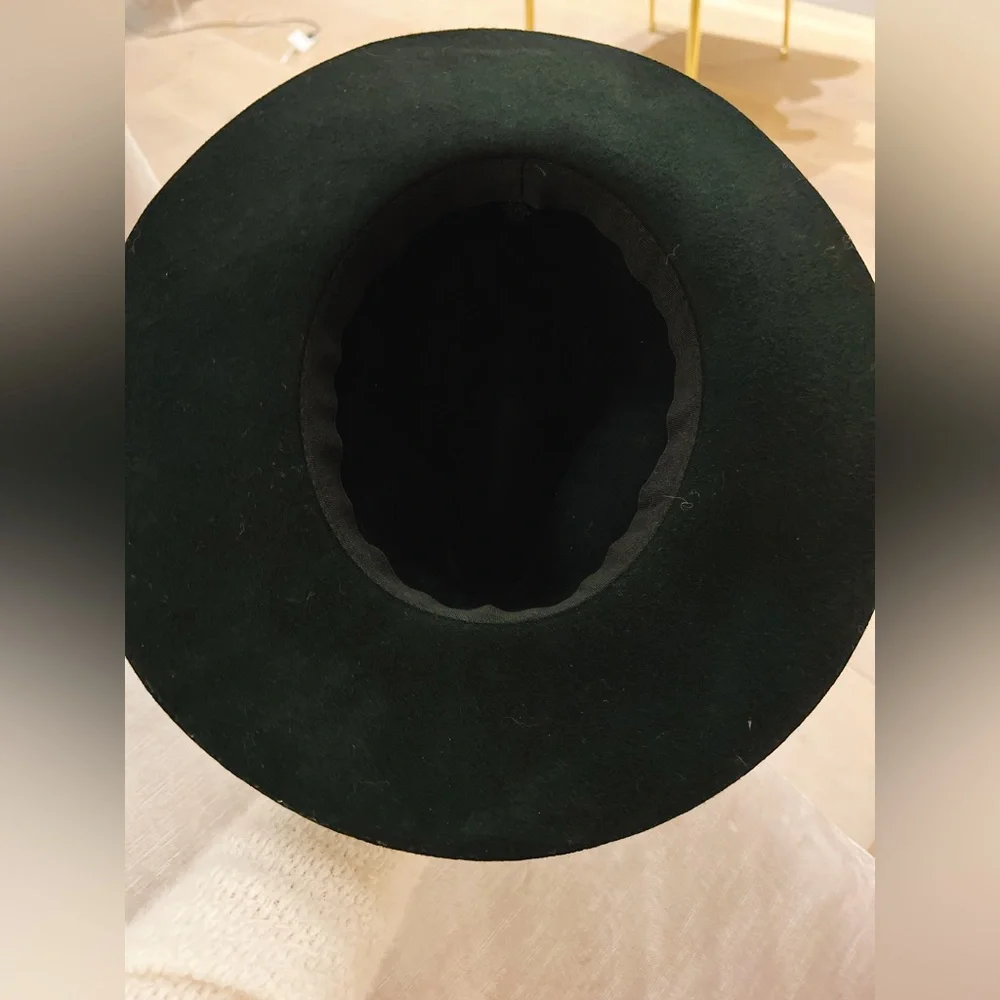 Black hat - Picture 2 of 2